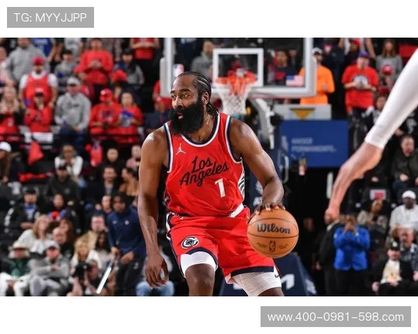 小卡季前赛表现出色砍下35分与队友重聚感到非常开心 小卡季前赛表现出色砍下35分与队友重聚感到非常开心